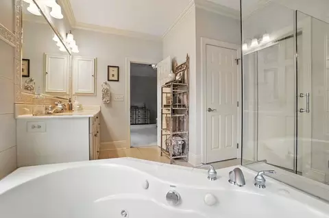 Bath - 3258 River Highlands Way, Dublin, OH 43017 photo 4 of 11