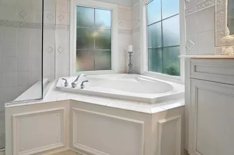 Bath - 3258 River Highlands Way, Dublin, OH 43017 photo 3 of 11
