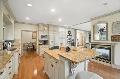 Kitchen - 3258 River Highlands Way, Dublin, OH 43017 photo 2 of 11