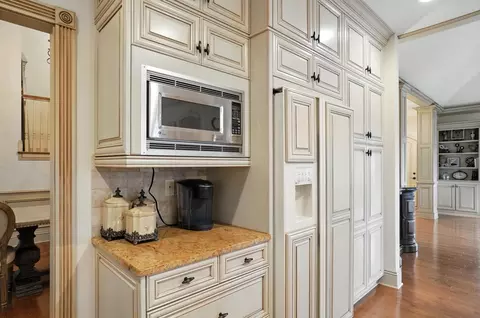 Kitchen - 3258 River Highlands Way, Dublin, OH 43017 photo 10 of 11