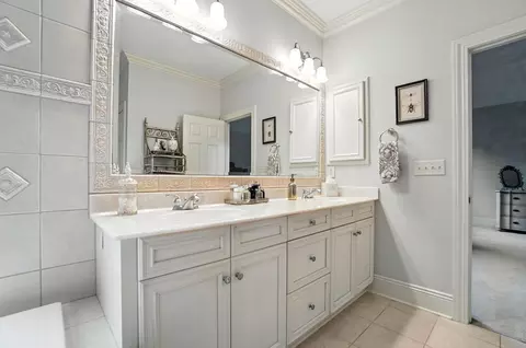 Bath - 3258 River Highlands Way, Dublin, OH 43017 photo 2 of 11