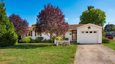 235 Cynthia St, Heath, OH 43056