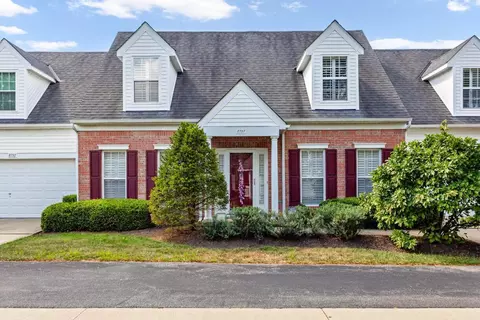 8737 Lazelle Village Dr, Lewis Center, OH 43035
