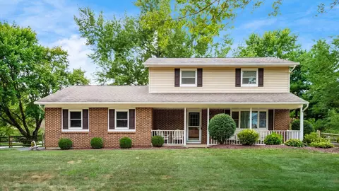 11867 Kennington Sq W, Pickerington, OH 43147