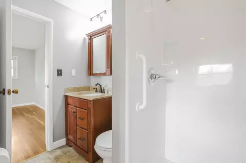 Bath - 1217 Gresham Rd, Columbus, OH 43204 photo 1 of 2