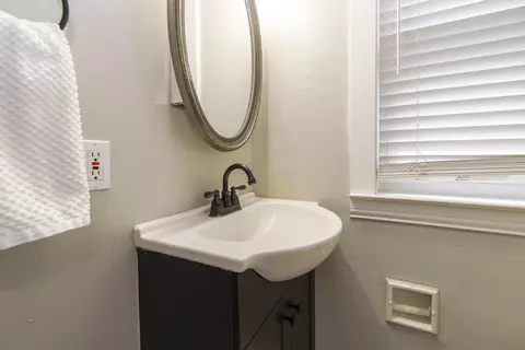 Bath - 130 E Gates St, Columbus, OH 43206 photo 1 of 1