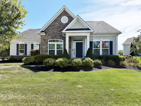 3963 Regatta Ct, Lewis Center, OH 43035