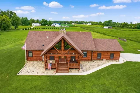 10568 Lynns Rd, Pataskala, OH 43062