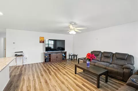 Living - 721 E Mccreight Ave, Springfield, OH 45503 photo 1 of 1