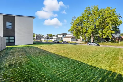 Exterior - 721 E Mccreight Ave, Springfield, OH 45503 photo 8 of 9