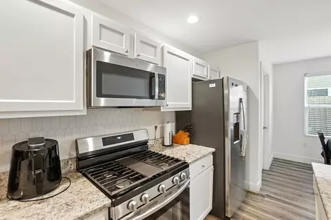 Kitchen - 721 E Mccreight Ave, Springfield, OH 45503 photo 2 of 3