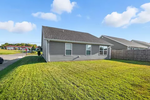 Exterior - 721 E Mccreight Ave, Springfield, OH 45503 photo 5 of 9