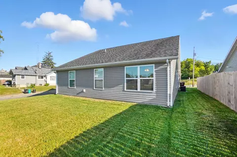 Exterior - 721 E Mccreight Ave, Springfield, OH 45503 photo 7 of 9
