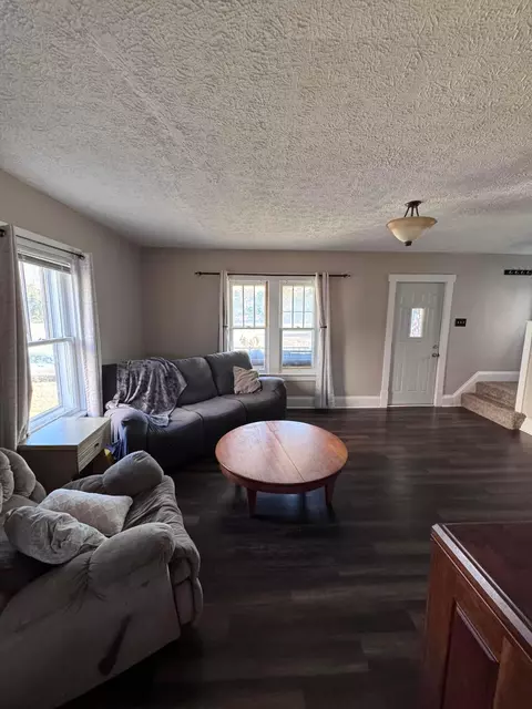 Living - 284 Everett Ave, Newark, OH 43055 photo 1 of 1