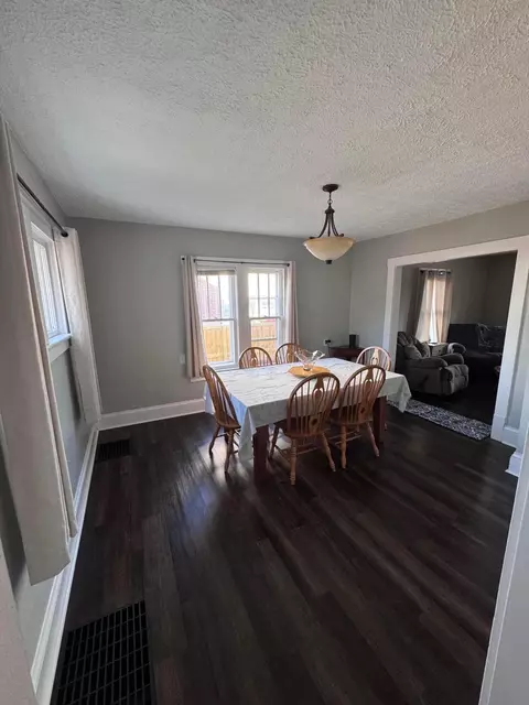 Dining - 284 Everett Ave, Newark, OH 43055 photo 2 of 3