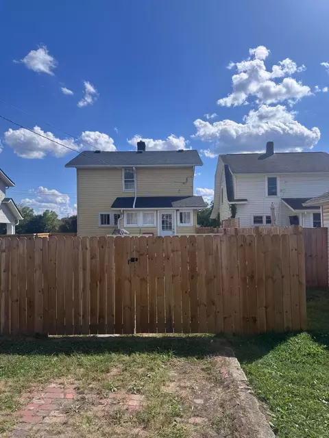 Exterior - 284 Everett Ave, Newark, OH 43055 photo 3 of 5