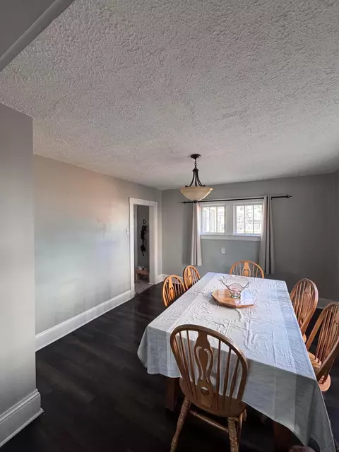 Dining - 284 Everett Ave, Newark, OH 43055 photo 3 of 3