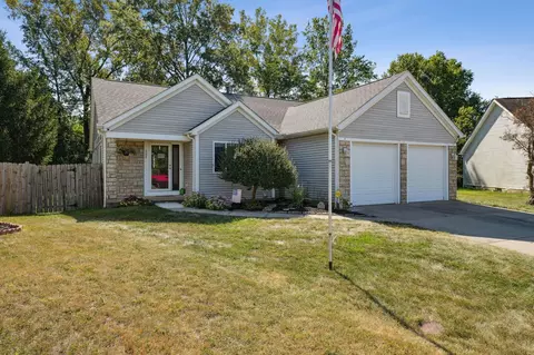 325 Straw Ct, Pataskala, OH 43062