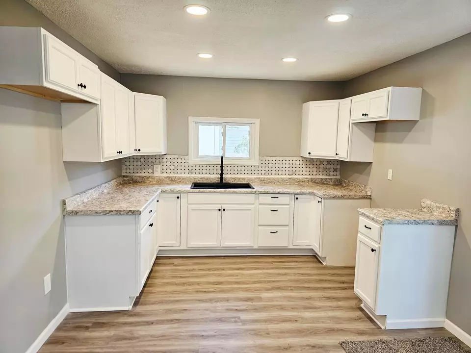 Kitchen - 321 Worley St, Washington Court House, OH 43160 photo 3 of 4