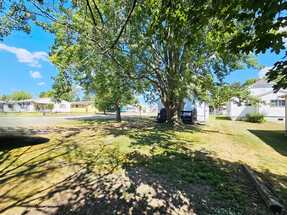 Exterior - 321 Worley St, Washington Court House, OH 43160 photo 3 of 7