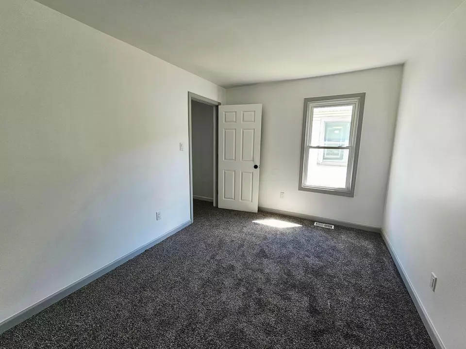 Bedroom - 321 Worley St, Washington Court House, OH 43160 photo 1 of 4