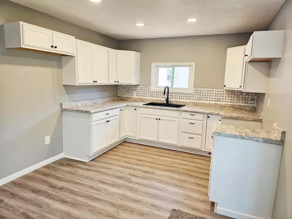 Kitchen - 321 Worley St, Washington Court House, OH 43160 photo 2 of 4