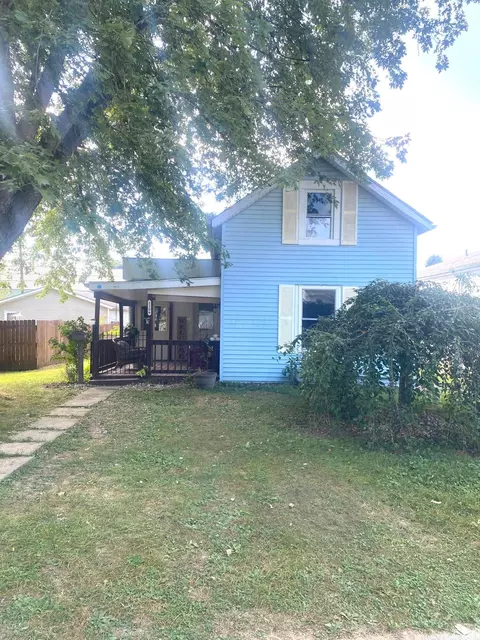 1106 E Walnut St, Lancaster, OH 43130
