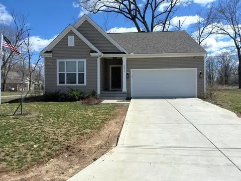 2822 Walnut St, Grove City, OH 43123