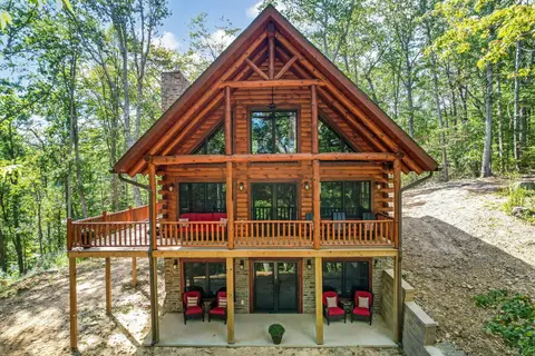 19674 Bogg Rd, Laurelville, OH 43135