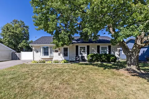 427 Amesbury Dr, Columbus, OH 43230