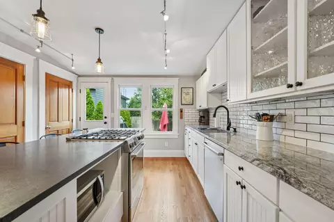 Kitchen - 162 E 2nd Ave, Columbus, OH 43201 photo 3 of 4