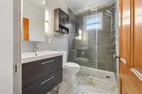 Bath - 162 E 2nd Ave, Columbus, OH 43201 photo 3 of 3