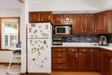 Kitchen - 10187 Mantle Rd, Orient, OH 43146 photo 1 of 3