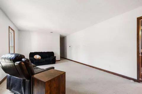 Living - 10187 Mantle Rd, Orient, OH 43146 photo 1 of 2