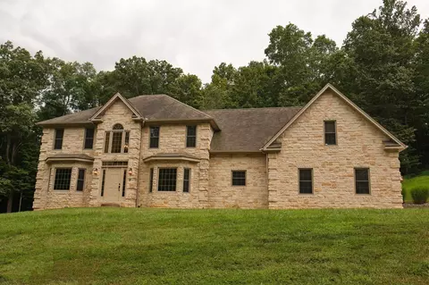 1189 Ridge Rd NE, Lancaster, OH 43130