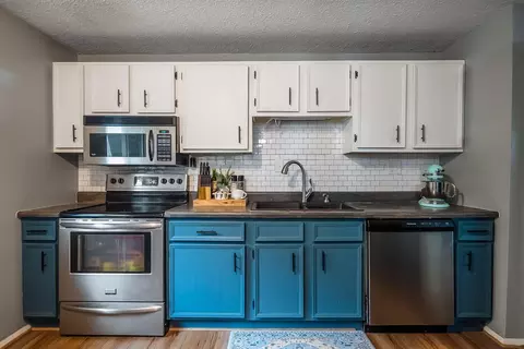Kitchen - 5191 Stauffer Rd, Morral, OH 43337 photo 1 of 3