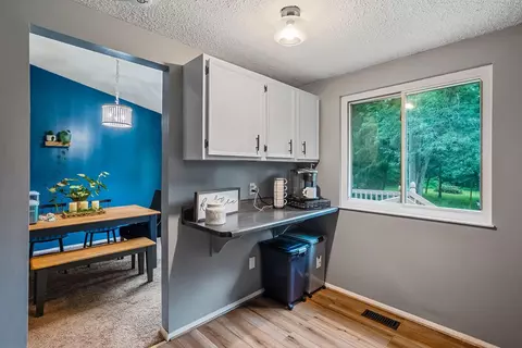 Kitchen - 5191 Stauffer Rd, Morral, OH 43337 photo 2 of 3