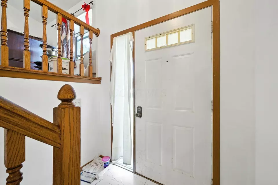 Entry Way - 3491 Headford Ct, Columbus, OH 43231 photo 2 of 4