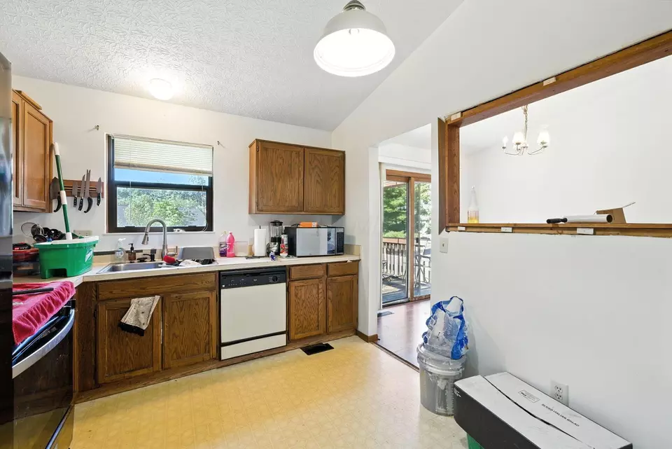 Kitchen - 3491 Headford Ct, Columbus, OH 43231 photo 3 of 3