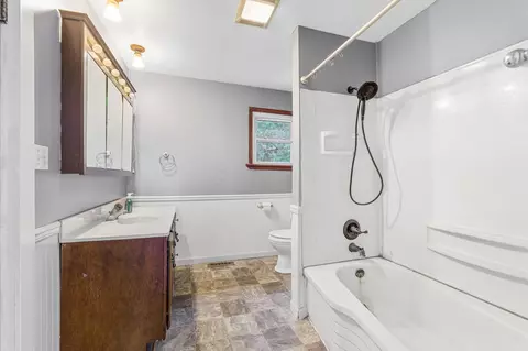 Bath - 9900 Windfall Rd, La Rue, OH 43332 photo 1 of 1