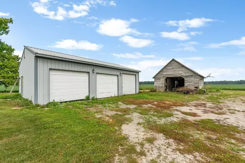 Exterior - 9900 Windfall Rd, La Rue, OH 43332 photo 5 of 9