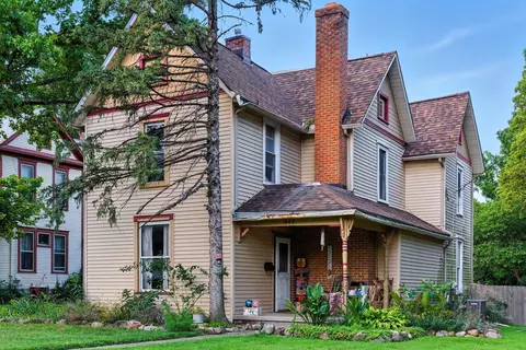 448 W William St, Delaware, OH 43015