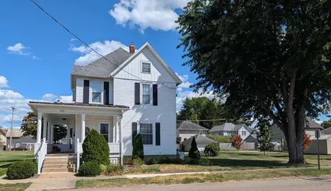 228 Taylor St, Fredericktown, OH 43019