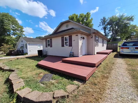 1127 Charles St, Logan, OH 43138
