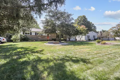 999 Crosley Dr, Newark, OH 43055
