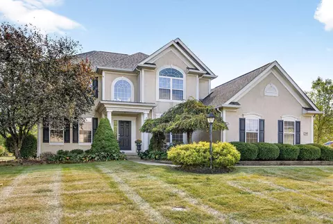 2948 Prairie Dr, Lewis Center, OH 43035