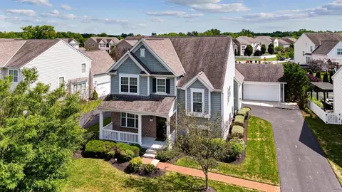 1373 Pinnacle Club Dr, Grove City, OH 43123