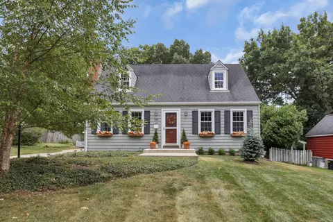 143 W South St, Worthington, OH 43085