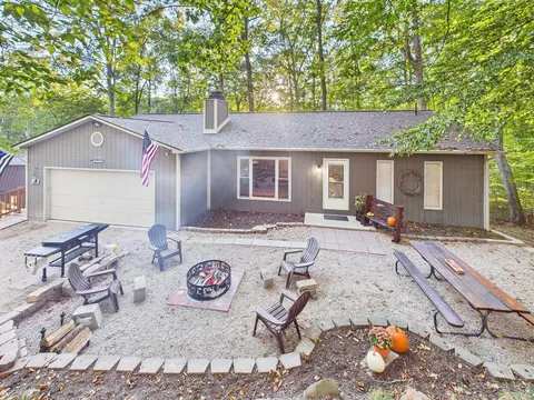 2091 Bearclaw Ct, Sugar Grove, OH 43155