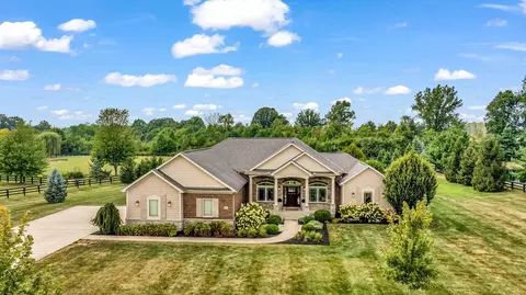 100 Fitzwilliam Ln, Johnstown, OH 43031